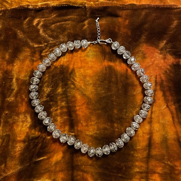 Jewelry - HP VTG Crystal and Silvertone Necklace